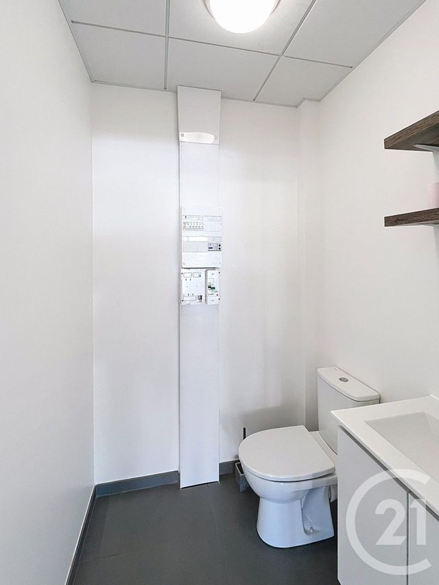 Local commercial à louer - 40.01 m2 - 63 - Puy-de-Dome