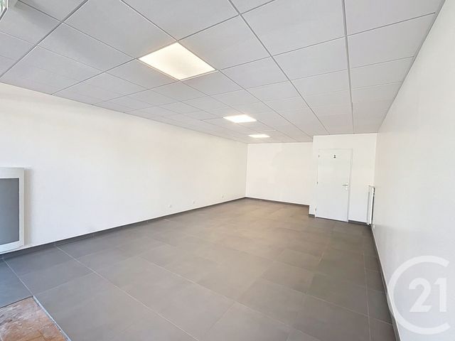 Local commercial à louer - 40.01 m2 - 63 - Puy-de-Dome