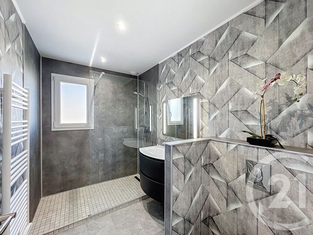 Maison &agrave; vendre - 8 pi&egrave;ces - 146,83 m2 - La Roche Blanche - 63 - AUVERGNE