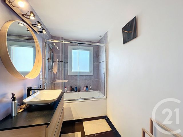 Maison &agrave; vendre - 5 pi&egrave;ces - 81,59 m2 - Cournon D Auvergne - 63 - AUVERGNE