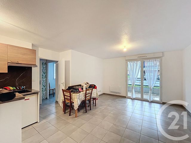 Appartement F2 &agrave; louer - 2 pi&egrave;ces - 38,97 m2 - Gerzat - 63 - AUVERGNE