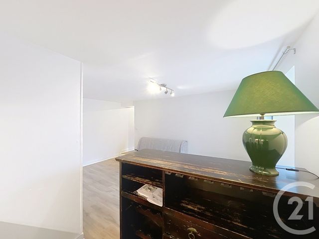 Appartement T2 &agrave; louer - 2 pi&egrave;ces - 34,45 m2 - Clermont Ferrand - 63 - AUVERGNE