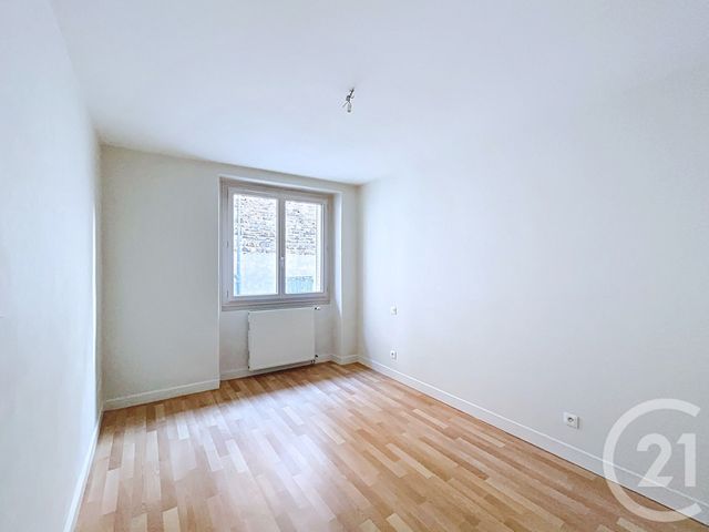 Appartement T3 &agrave; louer - 3 pi&egrave;ces - 50 m2 - Billom - 63 - AUVERGNE