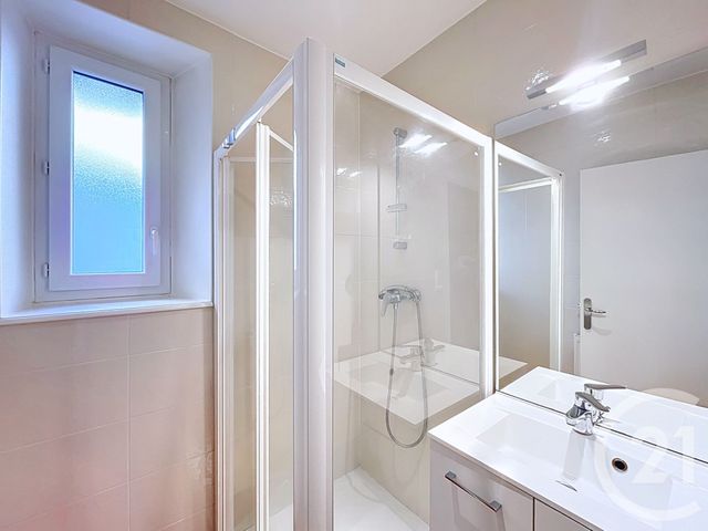 Appartement T3 &agrave; louer - 3 pi&egrave;ces - 50 m2 - Billom - 63 - AUVERGNE