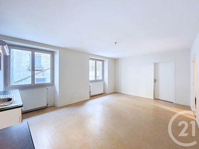 Appartement T3 &agrave; louer - 3 pi&egrave;ces - 50 m2 - Billom - 63 - AUVERGNE
