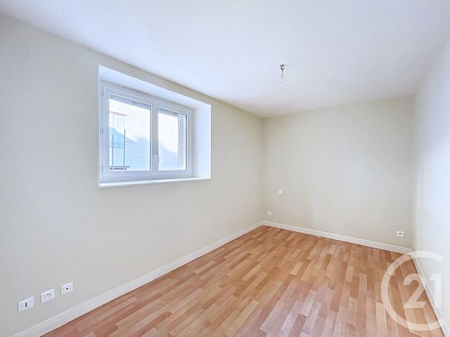 Appartement T3 &agrave; louer - 3 pi&egrave;ces - 50 m2 - Billom - 63 - AUVERGNE