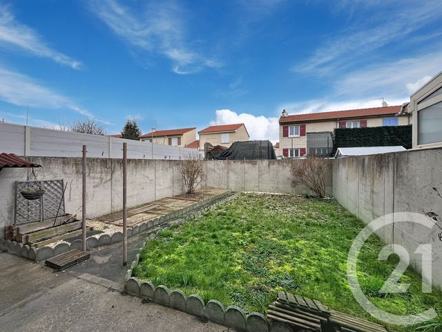 Maison &agrave; louer - 4 pi&egrave;ces - 78,44 m2 - Cournon D Auvergne - 63 - AUVERGNE