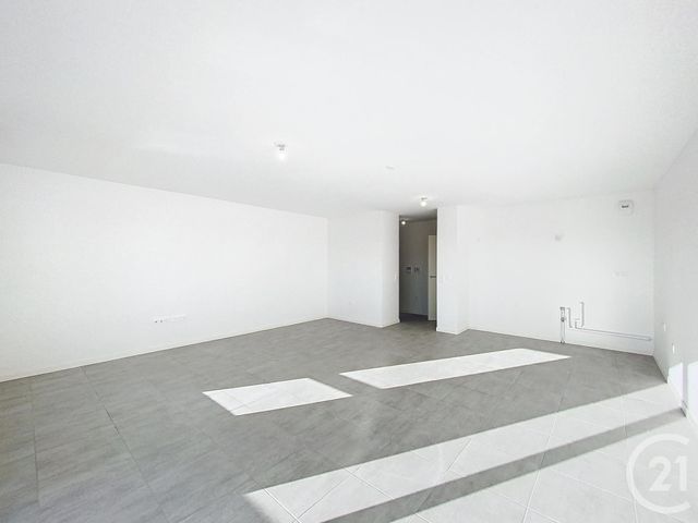 Appartement F3 &agrave; louer - 3 pi&egrave;ces - 72,10 m2 - Cournon D Auvergne - 63 - AUVERGNE