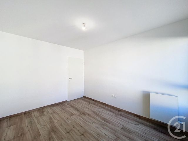 Appartement F3 &agrave; louer - 3 pi&egrave;ces - 72,10 m2 - Cournon D Auvergne - 63 - AUVERGNE