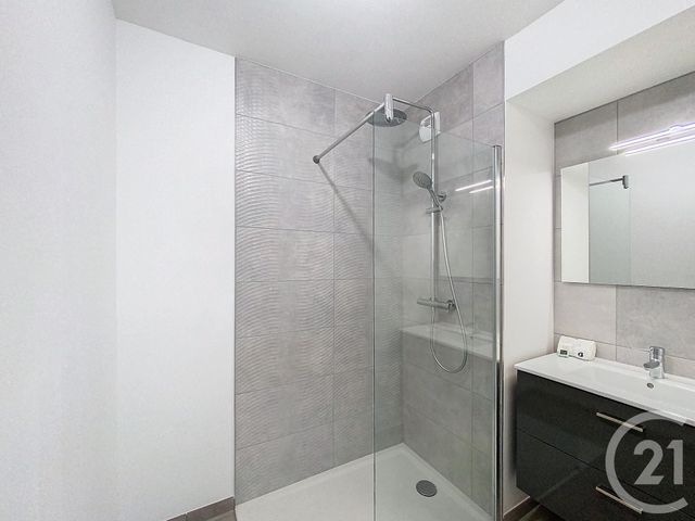 Appartement F3 &agrave; louer - 3 pi&egrave;ces - 72,10 m2 - Cournon D Auvergne - 63 - AUVERGNE