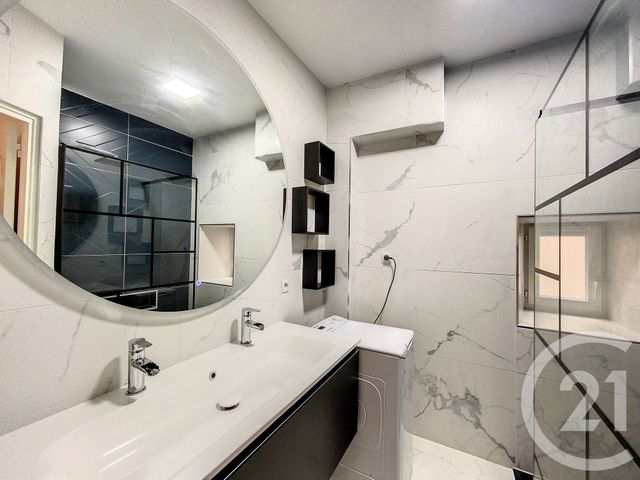 Appartement F3 &agrave; louer - 3 pi&egrave;ces - 64,06 m2 - Les Martres De Veyre - 63 - AUVERGNE