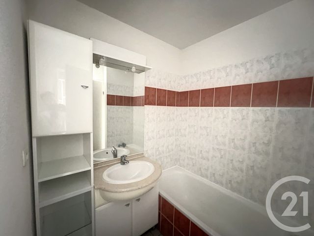Appartement F3 &agrave; louer - 3 pi&egrave;ces - 57,22 m2 - Cournon D Auvergne - 63 - AUVERGNE