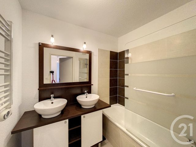 Appartement F3 &agrave; louer - 3 pi&egrave;ces - 63,27 m2 - Clermont Ferrand - 63 - AUVERGNE