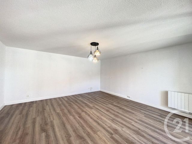 Appartement F3 &agrave; louer - 3 pi&egrave;ces - 63,27 m2 - Clermont Ferrand - 63 - AUVERGNE