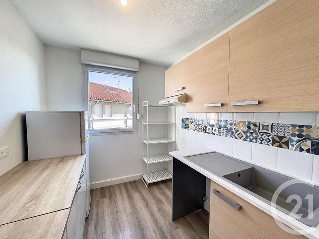 Appartement F3 &agrave; louer - 3 pi&egrave;ces - 63,27 m2 - Clermont Ferrand - 63 - AUVERGNE