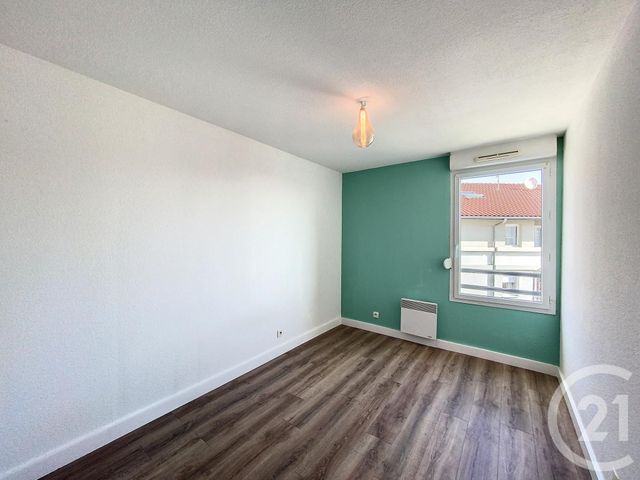 Appartement F3 &agrave; louer - 3 pi&egrave;ces - 63,27 m2 - Clermont Ferrand - 63 - AUVERGNE