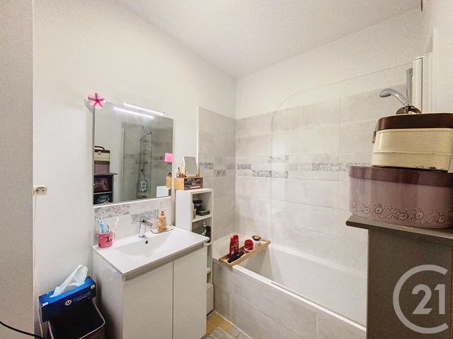 Appartement F3 &agrave; louer - 3 pi&egrave;ces - 80,99 m2 - Lempdes - 63 - AUVERGNE