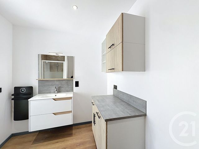Appartement F2 &agrave; louer - 2 pi&egrave;ces - 42,91 m2 - Les Martres De Veyre - 63 - AUVERGNE