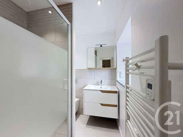 Appartement F2 &agrave; louer - 2 pi&egrave;ces - 52,65 m2 - Les Martres De Veyre - 63 - AUVERGNE