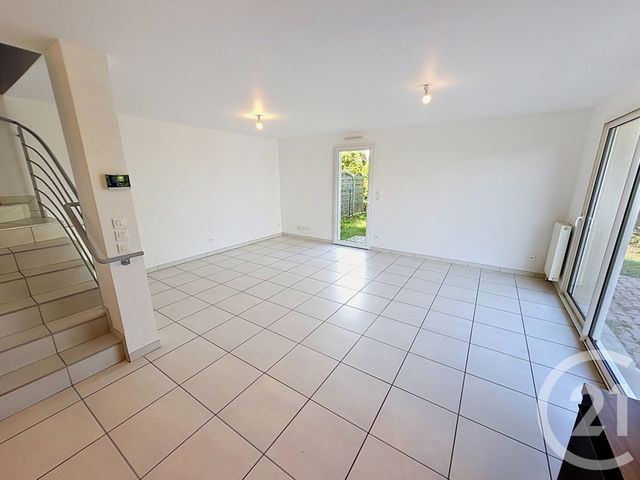Maison &agrave; louer - 4 pi&egrave;ces - 75,62 m2 - Cournon D Auvergne - 63 - AUVERGNE