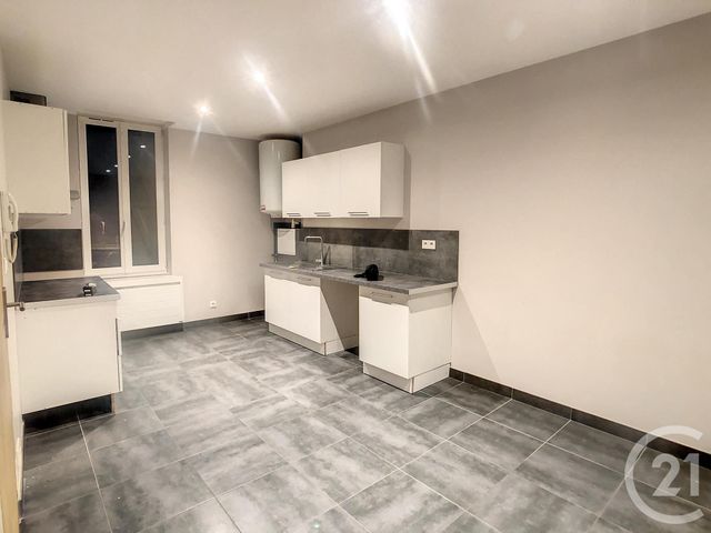 Appartement F2 &agrave; louer - 2 pi&egrave;ces - 32,50 m2 - Moulins - 03 - AUVERGNE