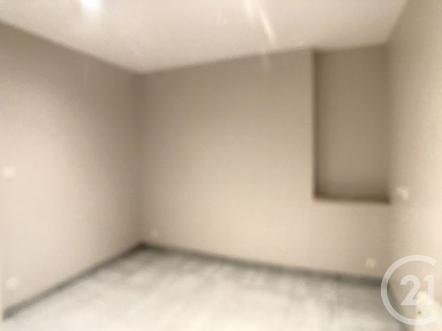 Appartement F2 &agrave; louer - 2 pi&egrave;ces - 32,50 m2 - Moulins - 03 - AUVERGNE