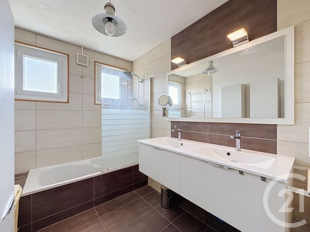 Maison &agrave; vendre - 6 pi&egrave;ces - 150,06 m2 - Cournon D Auvergne - 63 - AUVERGNE