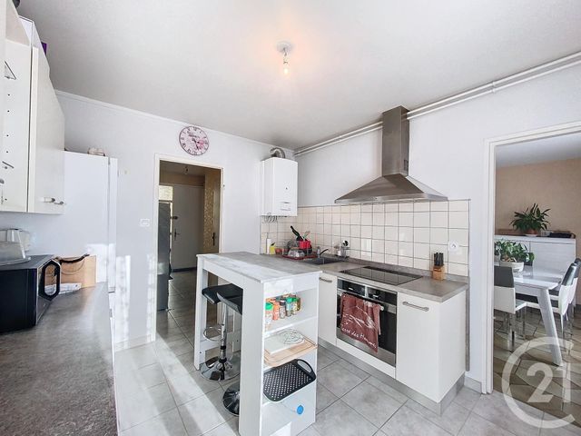 Maison &agrave; louer - 4 pi&egrave;ces - 84,23 m2 - Riom - 63 - AUVERGNE