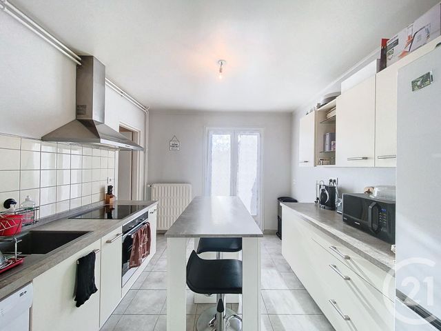 Maison &agrave; louer - 4 pi&egrave;ces - 84,23 m2 - Riom - 63 - AUVERGNE