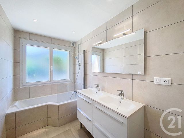 Maison &agrave; louer - 4 pi&egrave;ces - 91,24 m2 - Cournon D Auvergne - 63 - AUVERGNE
