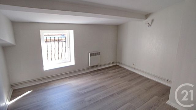 Appartement F4 &agrave; louer - 5 pi&egrave;ces - 62,14 m2 - La Roche Blanche - 63 - AUVERGNE