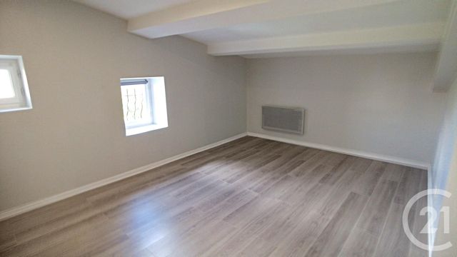 Appartement F4 &agrave; louer - 5 pi&egrave;ces - 62,14 m2 - La Roche Blanche - 63 - AUVERGNE
