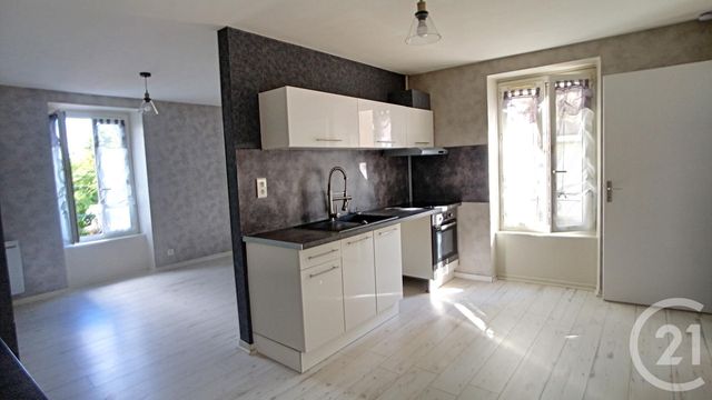 Appartement F4 &agrave; louer - 5 pi&egrave;ces - 62,14 m2 - La Roche Blanche - 63 - AUVERGNE