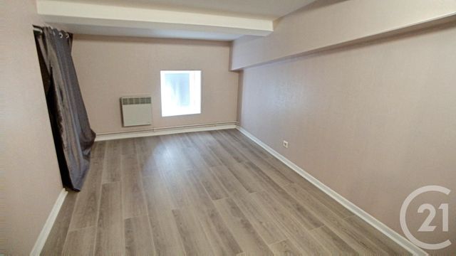 Appartement F4 &agrave; louer - 5 pi&egrave;ces - 62,14 m2 - La Roche Blanche - 63 - AUVERGNE