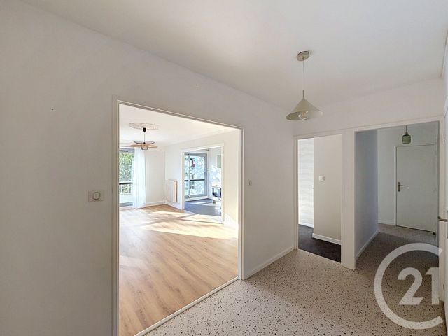 Appartement F4 &agrave; louer - 4 pi&egrave;ces - 94,61 m2 - Cournon D Auvergne - 63 - AUVERGNE