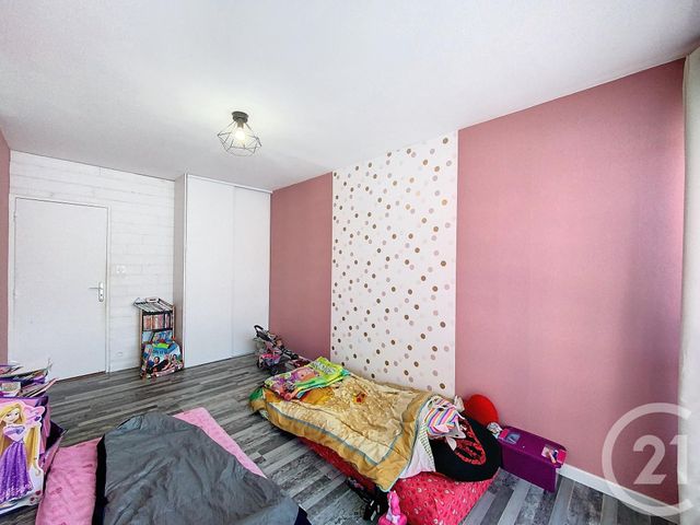 Appartement F3 &agrave; louer - 3 pi&egrave;ces - 79,47 m2 - Cournon D Auvergne - 63 - AUVERGNE