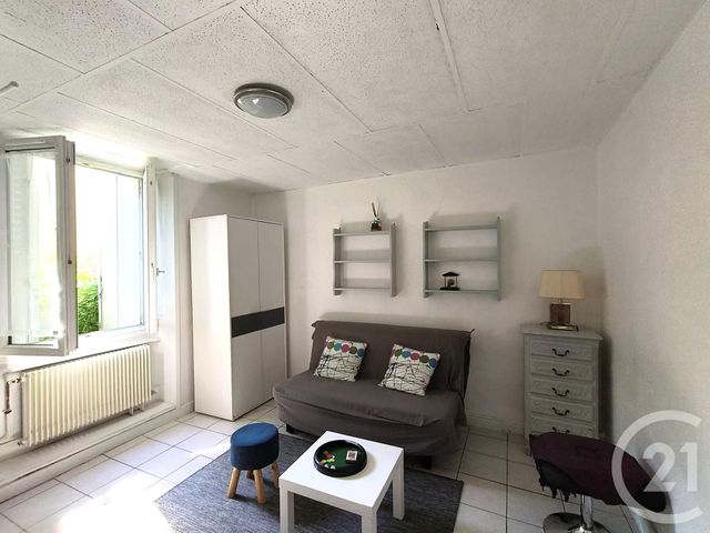 Appartement F1 &agrave; louer - 1 pi&egrave;ce - 24,61 m2 - Chamalieres - 63 - AUVERGNE