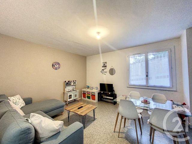 Appartement F3 &agrave; louer - 3 pi&egrave;ces - 70,28 m2 - Chamalieres - 63 - AUVERGNE
