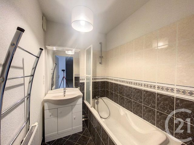 Appartement F3 &agrave; louer - 3 pi&egrave;ces - 64,09 m2 - Cournon D Auvergne - 63 - AUVERGNE
