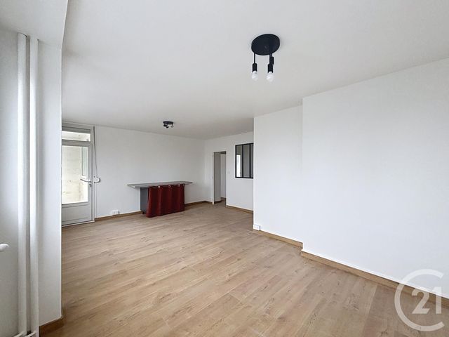 Appartement F4 &agrave; louer - 4 pi&egrave;ces - 70,40 m2 - Chalon Sur Saone - 71 - BOURGOGNE