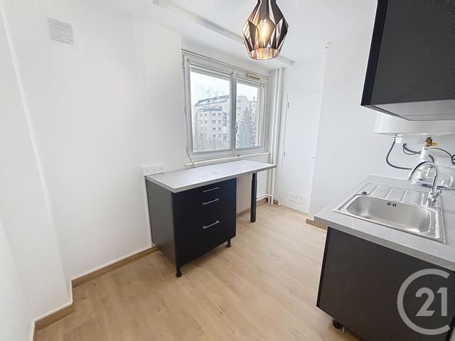 Appartement F4 &agrave; louer - 4 pi&egrave;ces - 70,40 m2 - Chalon Sur Saone - 71 - BOURGOGNE