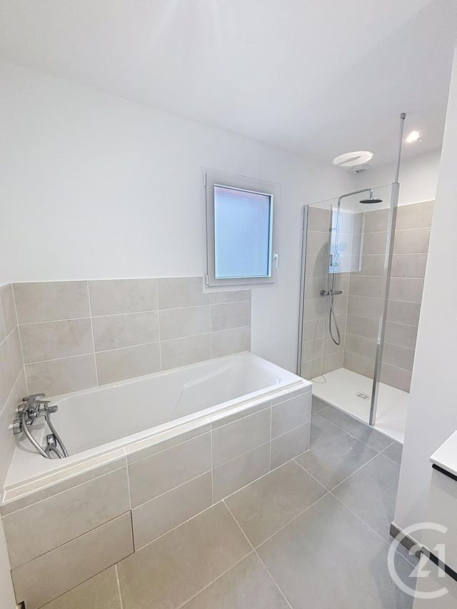 Maison &agrave; louer - 4 pi&egrave;ces - 110 m2 - Baudrieres - 71 - BOURGOGNE