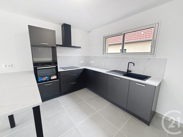 Maison &agrave; louer - 4 pi&egrave;ces - 110 m2 - Baudrieres - 71 - BOURGOGNE