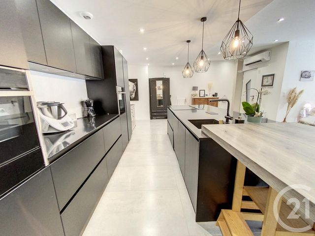 Appartement F4 &agrave; louer - 4 pi&egrave;ces - 125,72 m2 - Chalon Sur Saone - 71 - BOURGOGNE