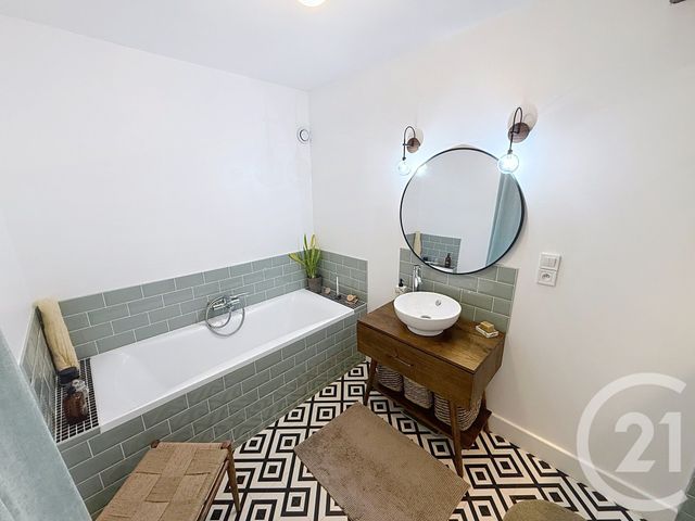 Appartement F4 &agrave; louer - 4 pi&egrave;ces - 84,48 m2 - Chalon Sur Saone - 71 - BOURGOGNE