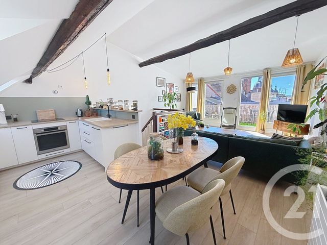 Appartement F4 &agrave; louer - 4 pi&egrave;ces - 84,48 m2 - Chalon Sur Saone - 71 - BOURGOGNE