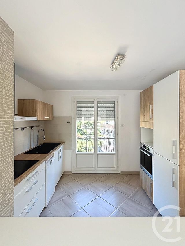 Appartement F4 &agrave; louer - 4 pi&egrave;ces - 75,77 m2 - Chalon Sur Saone - 71 - BOURGOGNE