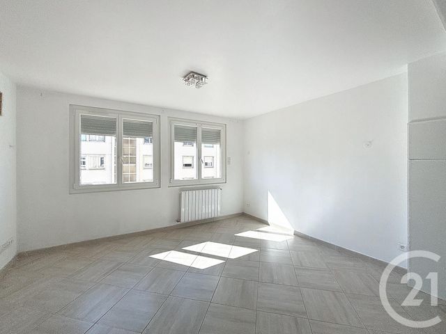 Appartement F4 &agrave; louer - 4 pi&egrave;ces - 75,77 m2 - Chalon Sur Saone - 71 - BOURGOGNE