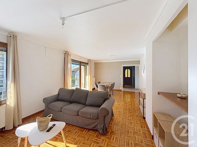 Appartement F3 &agrave; louer - 3 pi&egrave;ces - 73,75 m2 - St Remy - 71 - BOURGOGNE