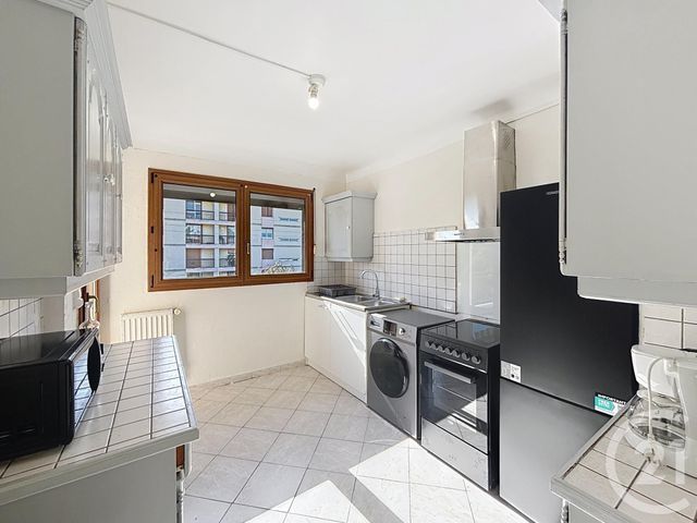 Appartement F3 &agrave; louer - 3 pi&egrave;ces - 73,75 m2 - St Remy - 71 - BOURGOGNE